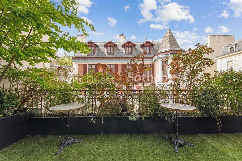 Appartement à PARIS-7E