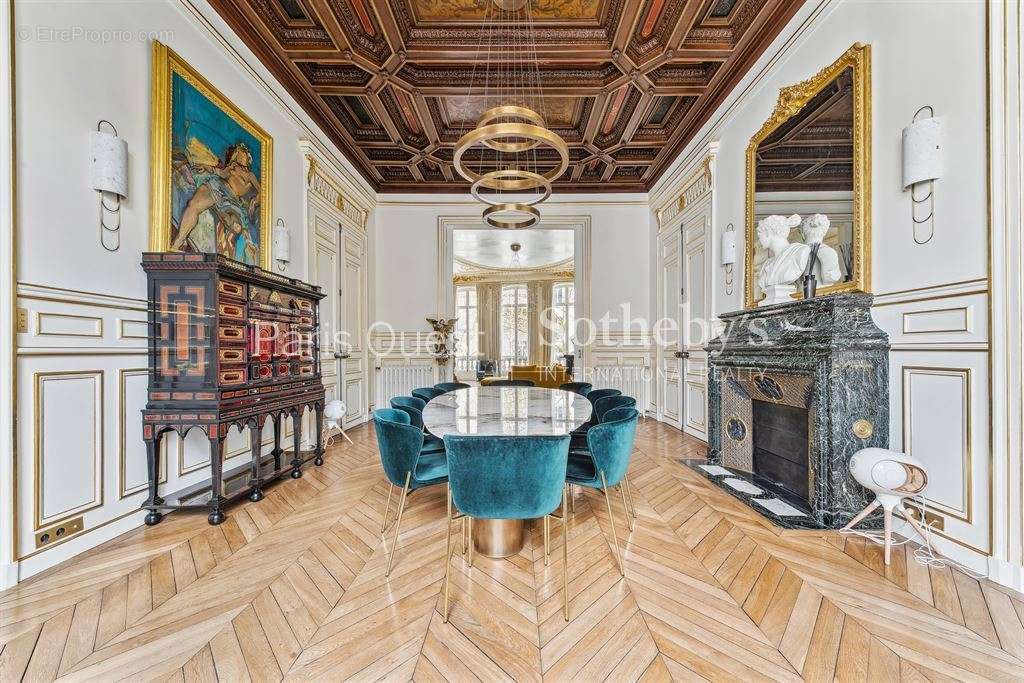 Appartement à PARIS-7E