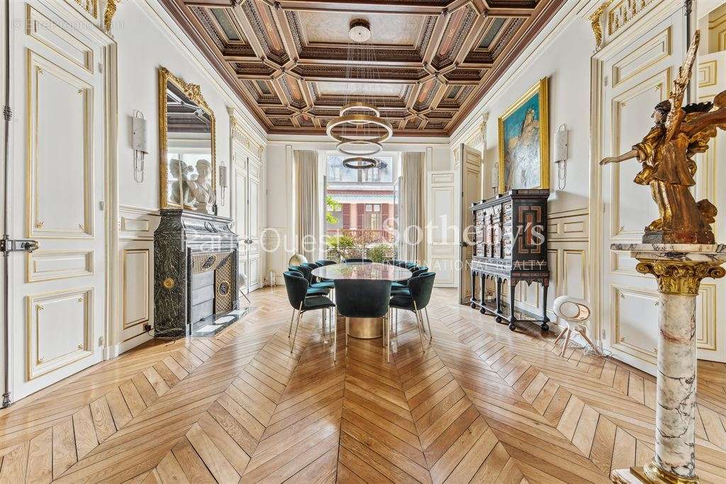 Appartement à PARIS-7E