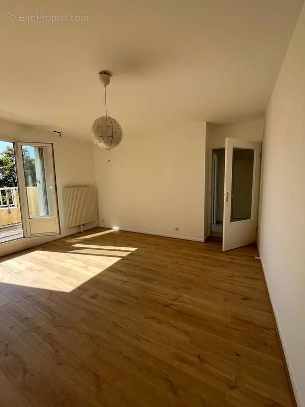 Appartement à MONTIGNY-LE-BRETONNEUX