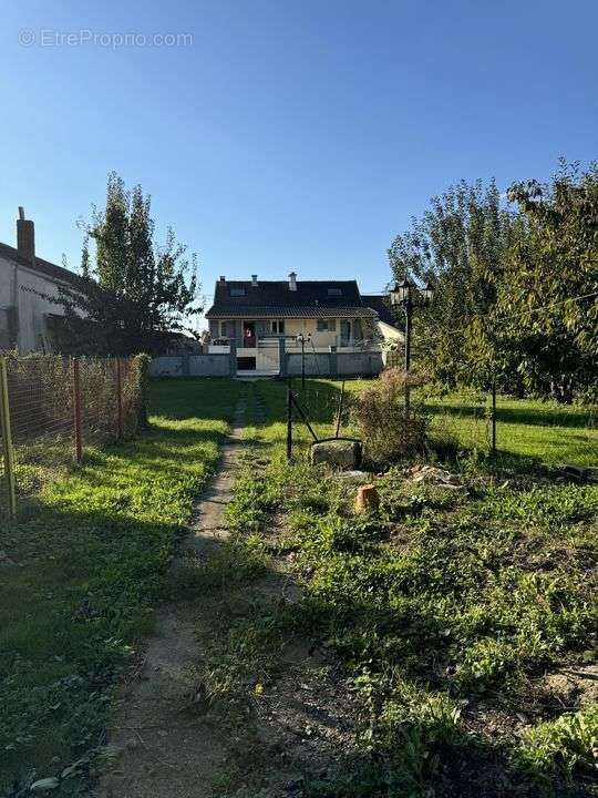 maison familiale, sous sol total, grand terrain, 4 chambres, - Maison à ENGENVILLE