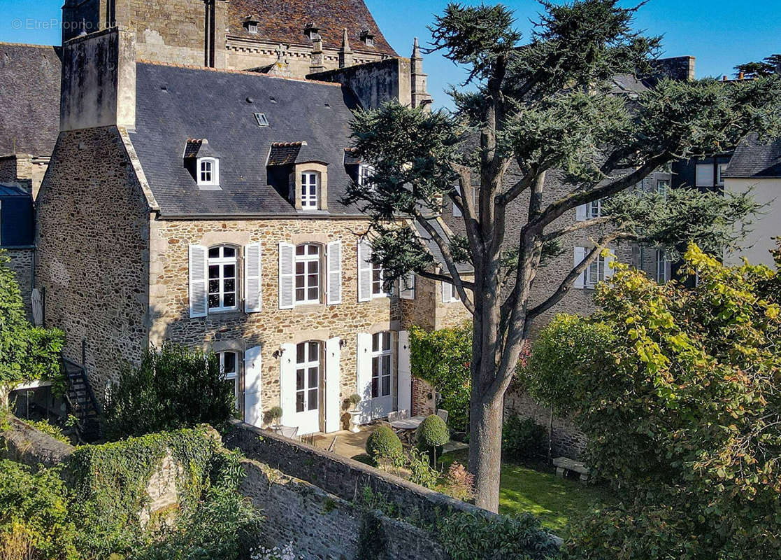 Maison à DINAN