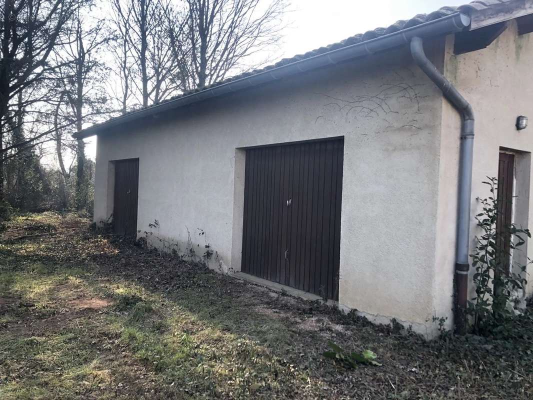 Maison à LA CHAPELLE-DE-GUINCHAY