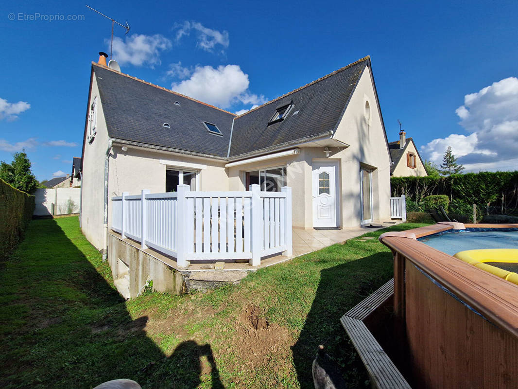 Maison à SAINT-SULPICE-DE-POMMERAY