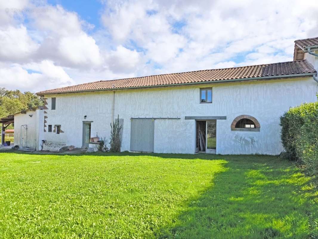 Maison à SAINT-TRIVIER-SUR-MOIGNANS