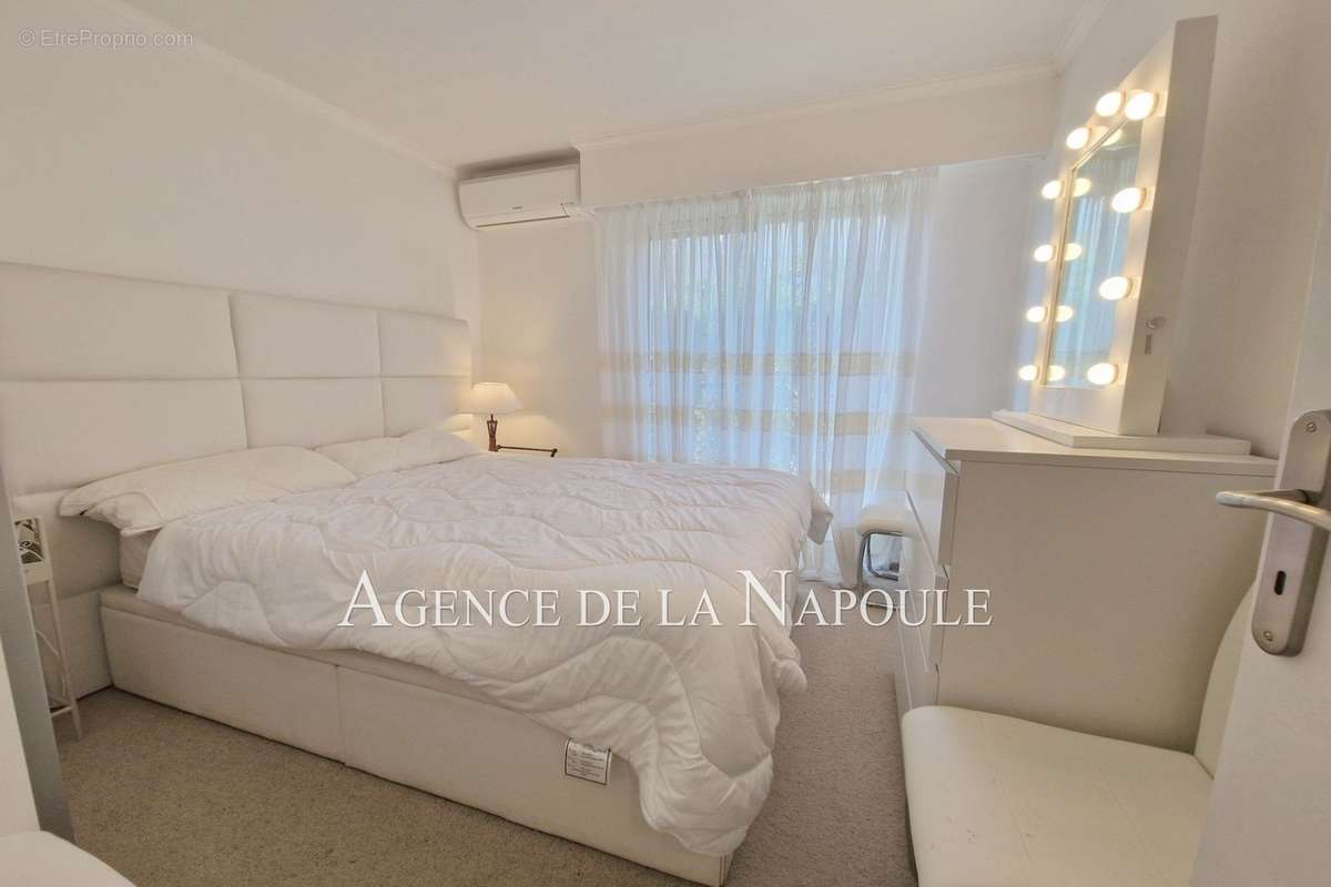 Appartement à MANDELIEU-LA-NAPOULE