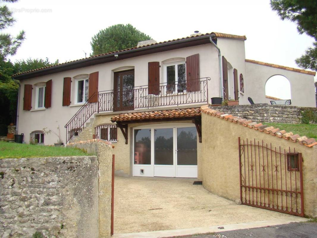 Maison à SAINT-MAURICE-LA-CLOUERE