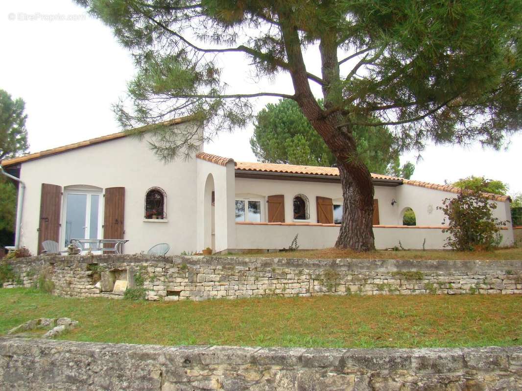 Maison à SAINT-MAURICE-LA-CLOUERE