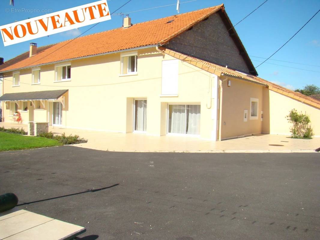 Maison à SAINT-MAURICE-LA-CLOUERE