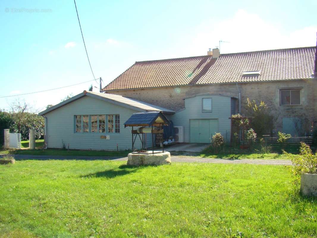 Maison à SAINT-MAURICE-LA-CLOUERE