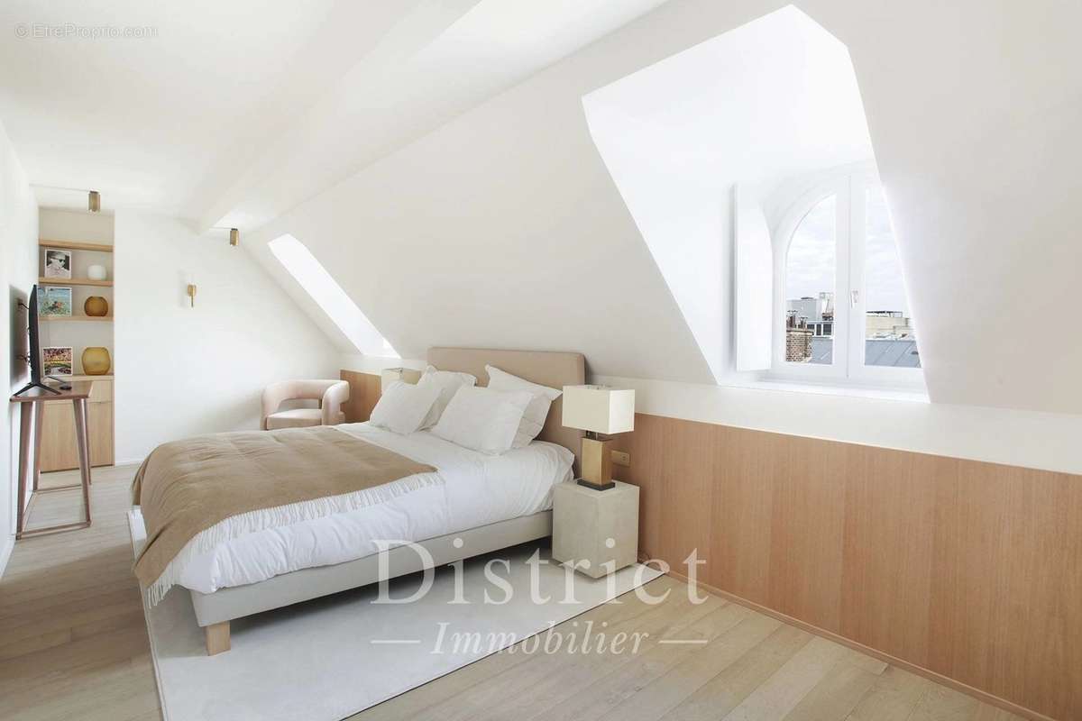 Appartement à PARIS-8E