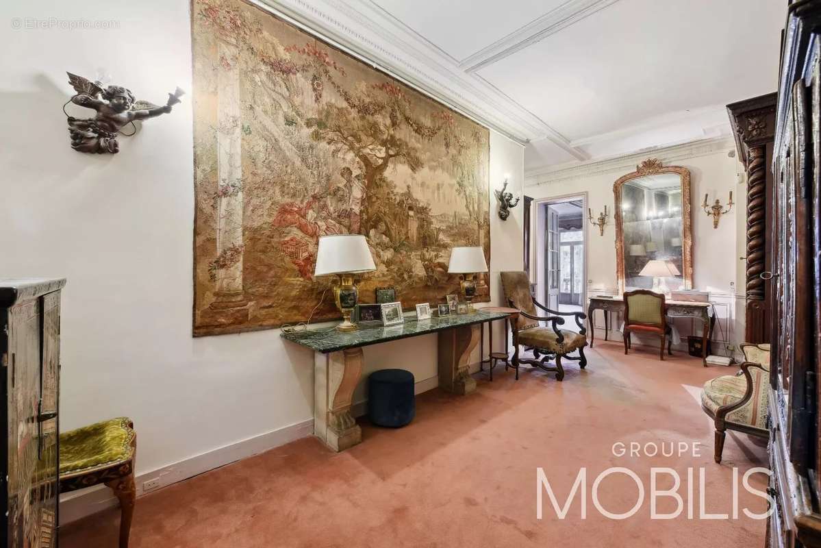 Appartement à PARIS-7E