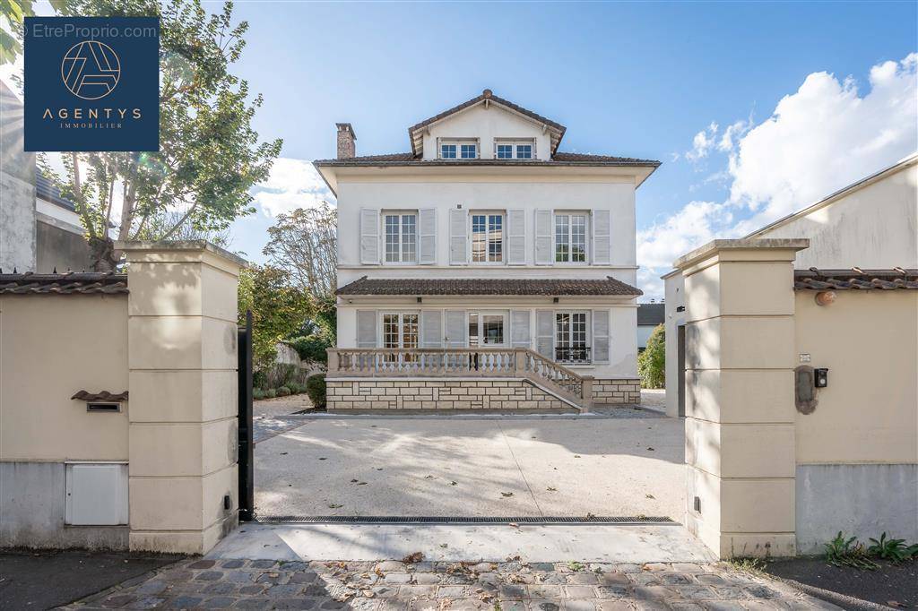 Maison à LE PERREUX-SUR-MARNE