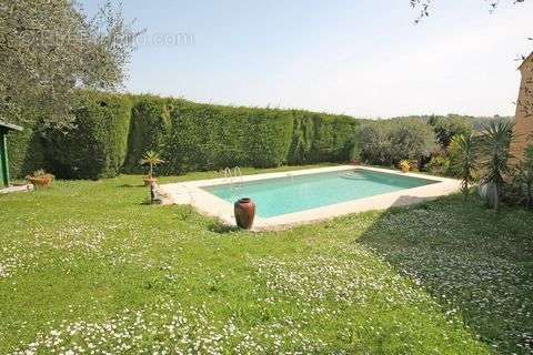 Maison à VALBONNE