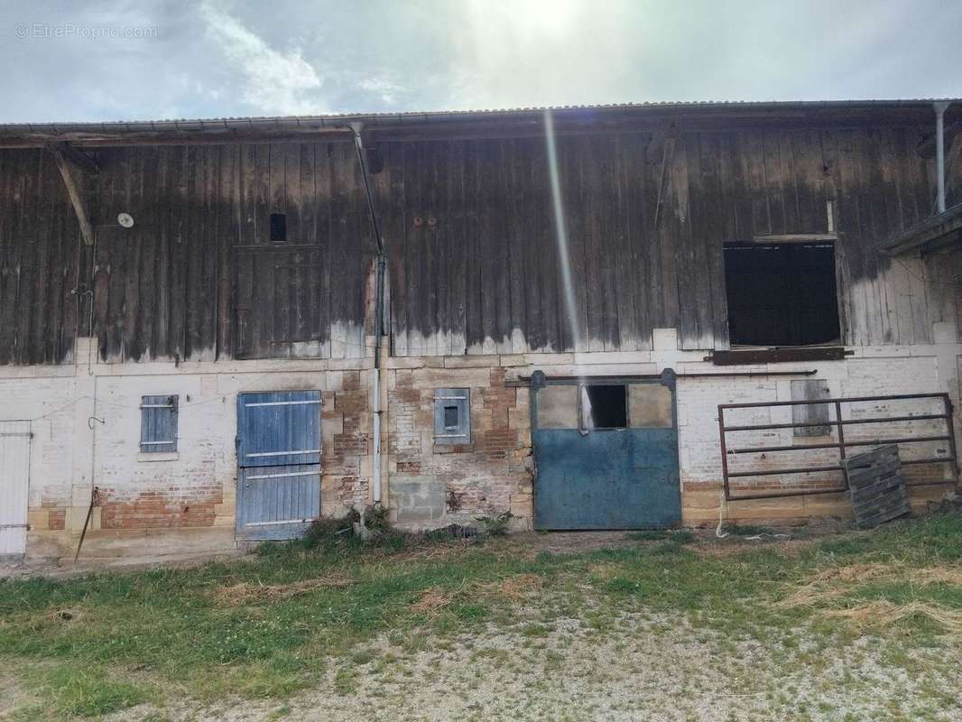 Une écuire - Maison à VILLOTTE-DEVANT-LOUPPY