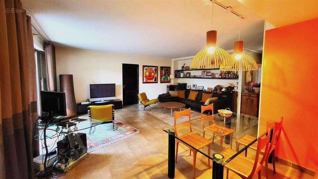 Appartement à LEVALLOIS-PERRET