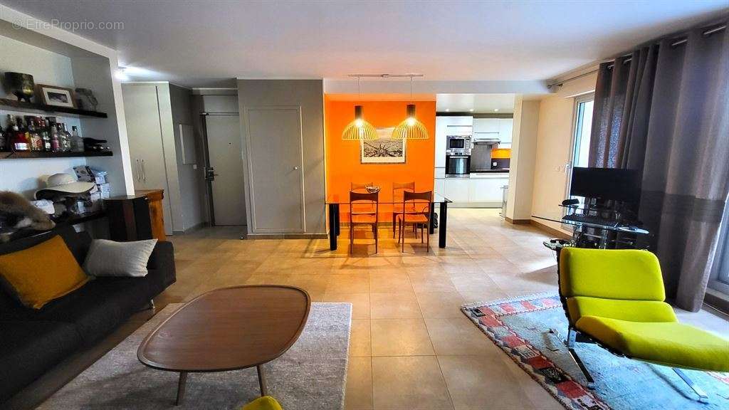 Appartement à LEVALLOIS-PERRET