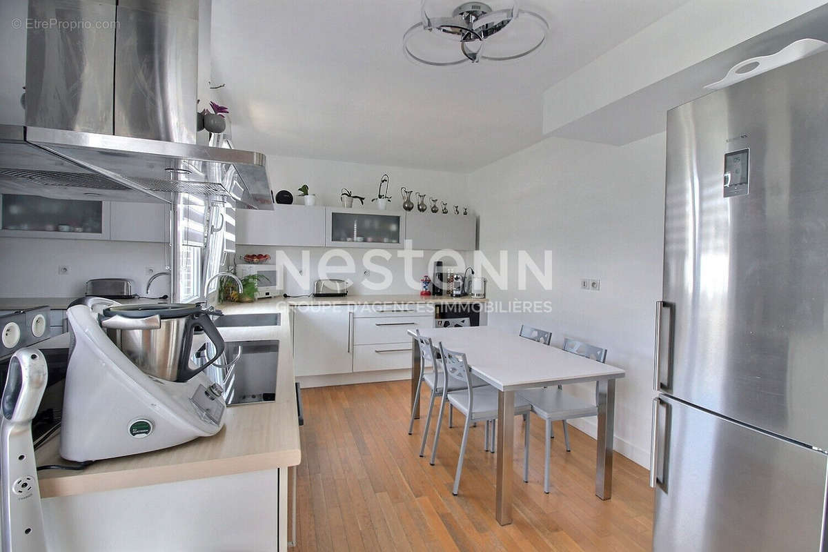 Appartement à PARIS-10E