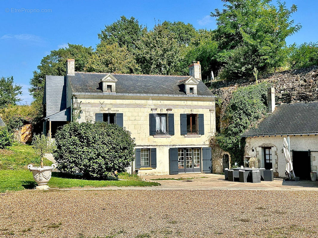 Maison à GENNES