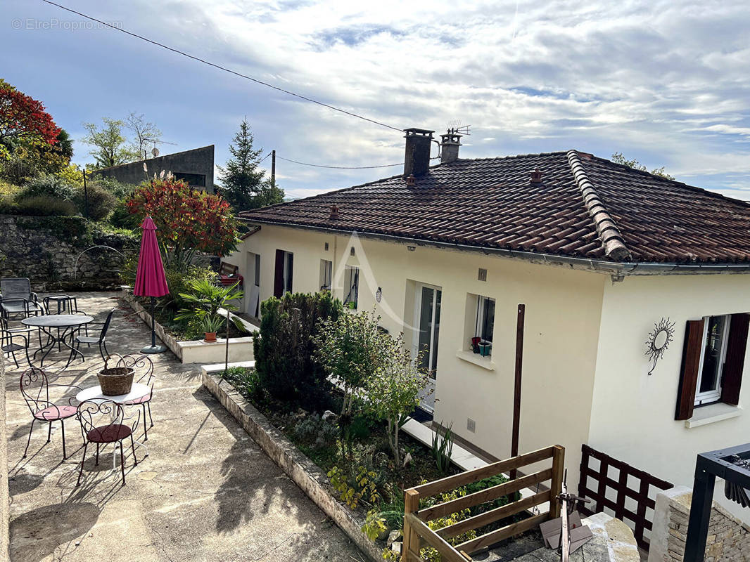 Maison à PUY-L&#039;EVEQUE