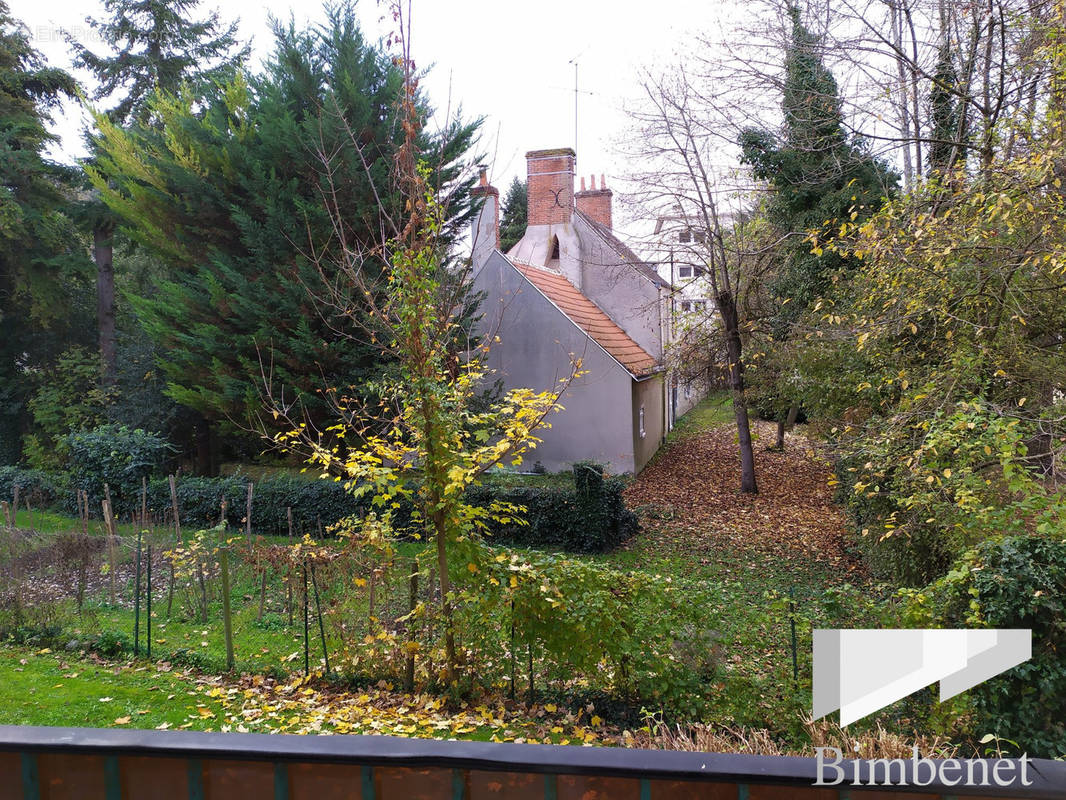 Appartement à SAINT-JEAN-DE-BRAYE