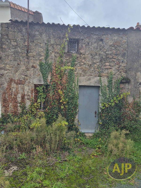 Maison à BAZOGES-EN-PAILLERS