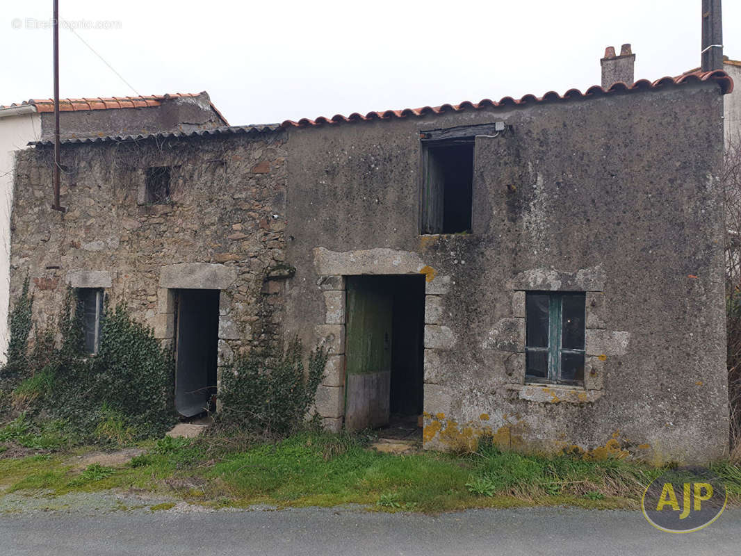 Maison à BAZOGES-EN-PAILLERS