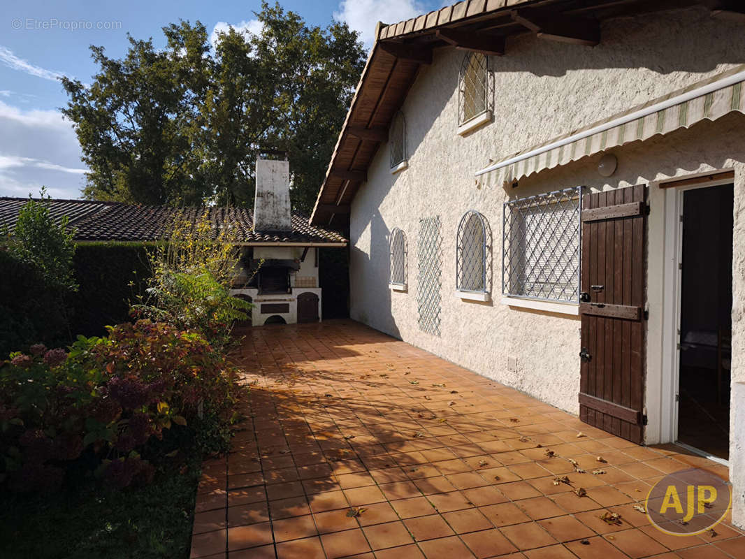 Maison à MARTIGNAS-SUR-JALLE