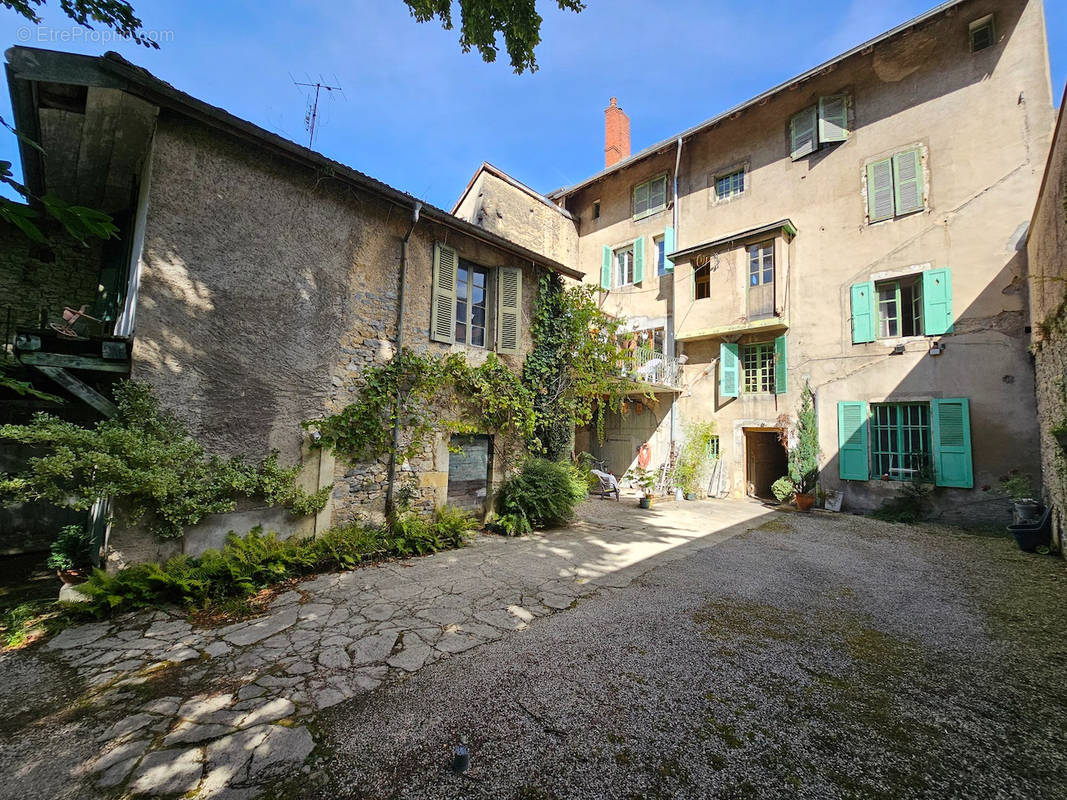 Appartement à NANTUA