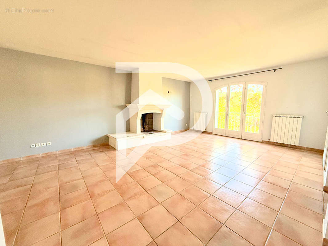 Appartement à VENELLES