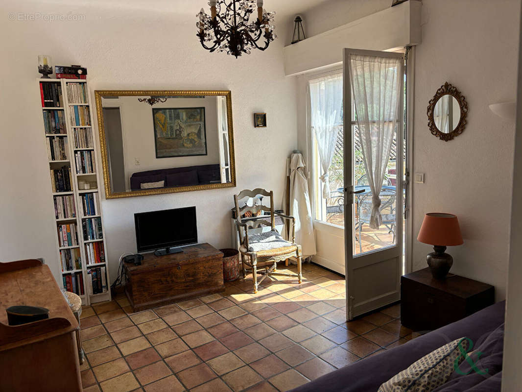 Appartement à BORMES-LES-MIMOSAS