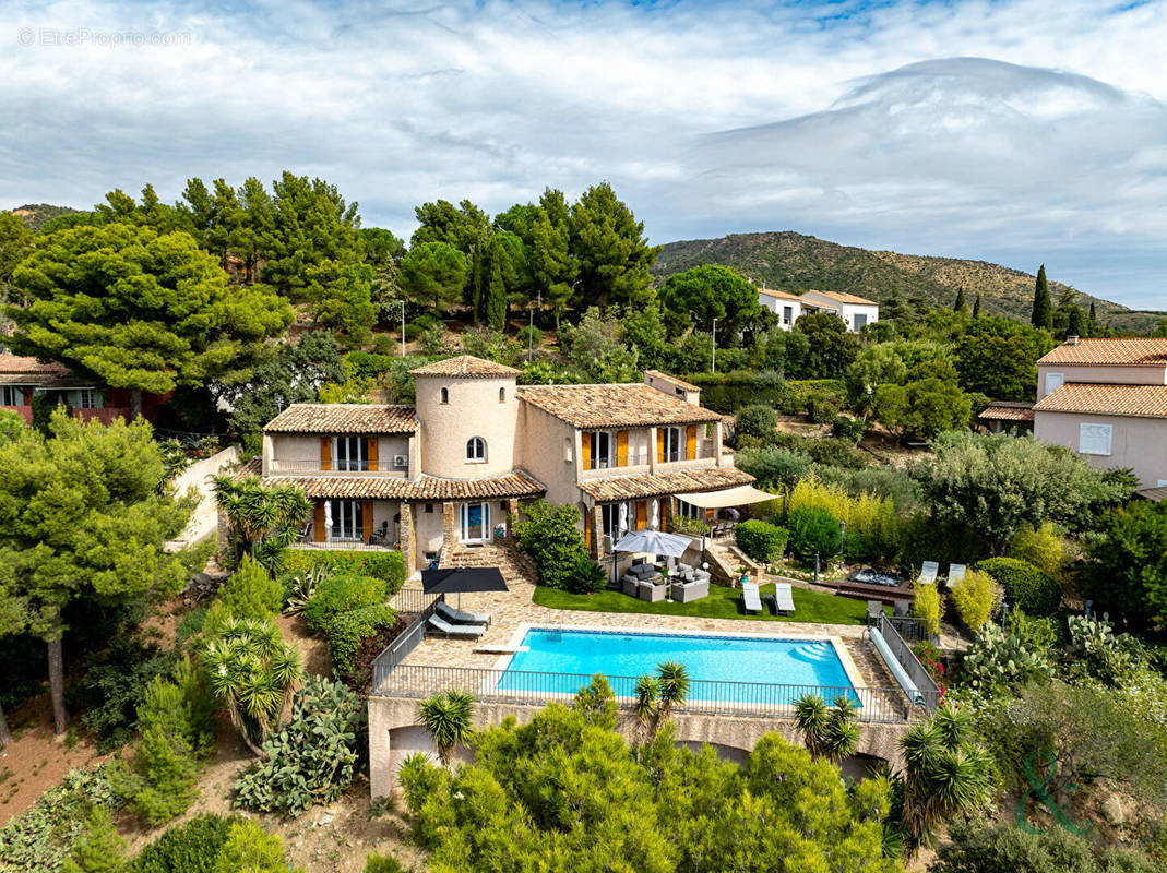 Maison à BORMES-LES-MIMOSAS