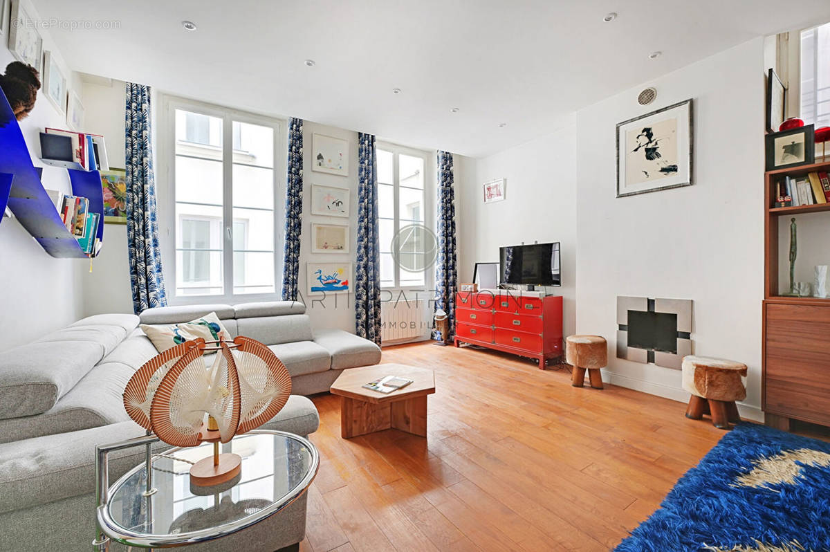 Appartement à PARIS-3E