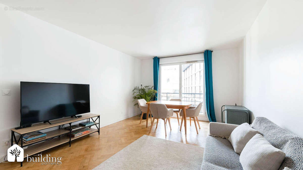 Appartement à COURBEVOIE