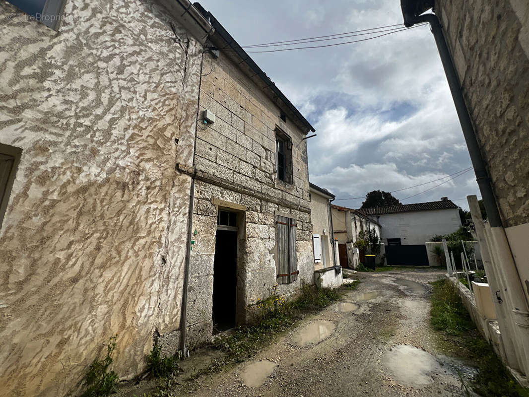 Maison à GOND-PONTOUVRE