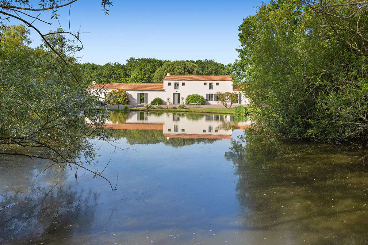 Maison à SAINT-LEGER-LES-VIGNES