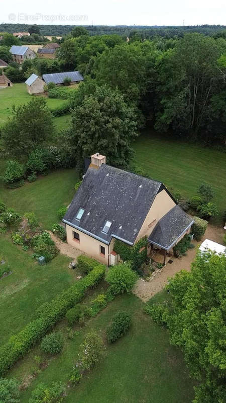 Maison à ASNIERES-SUR-VEGRE