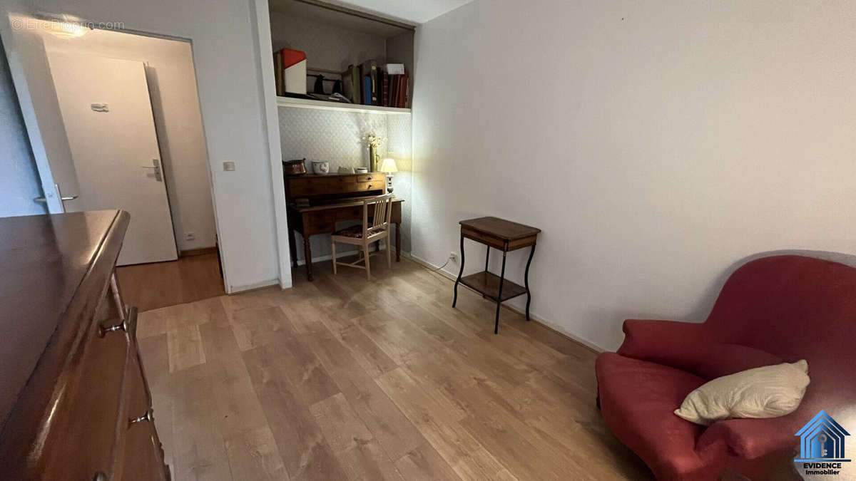 Appartement à LES LILAS