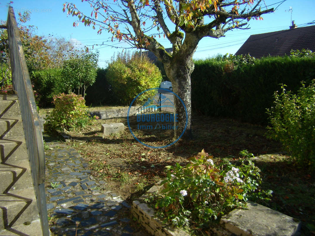 Maison à CHATENOY-LE-ROYAL