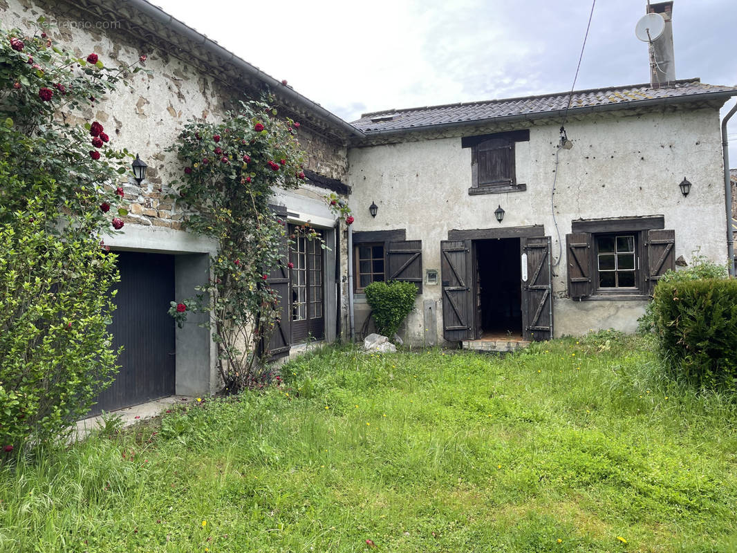 Maison à MEZIERES-SUR-ISSOIRE