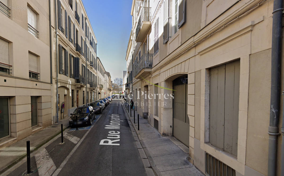 Parking à NIMES