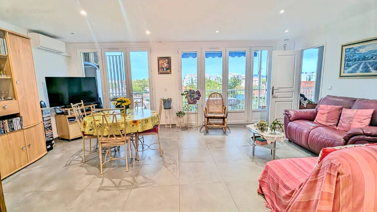 Appartement à FREJUS