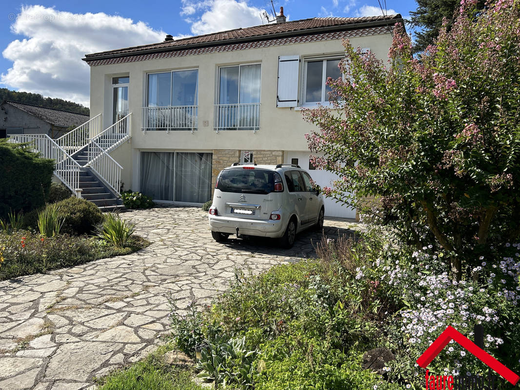 Maison à TERRASSON-LAVILLEDIEU