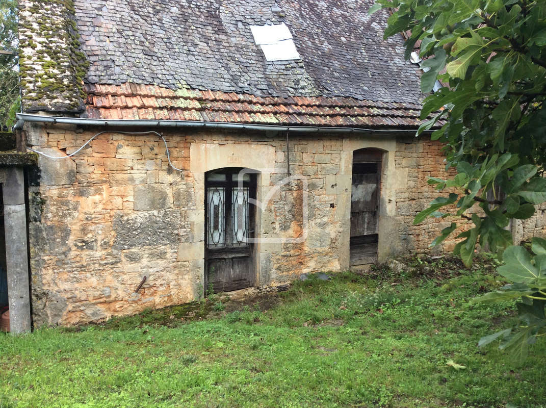 Maison à CHARTRIER-FERRIERE