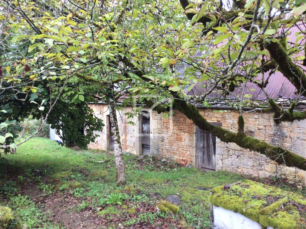 Maison à CHARTRIER-FERRIERE