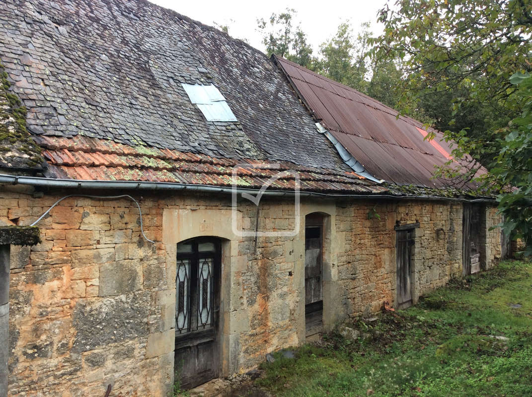 Maison à CHARTRIER-FERRIERE