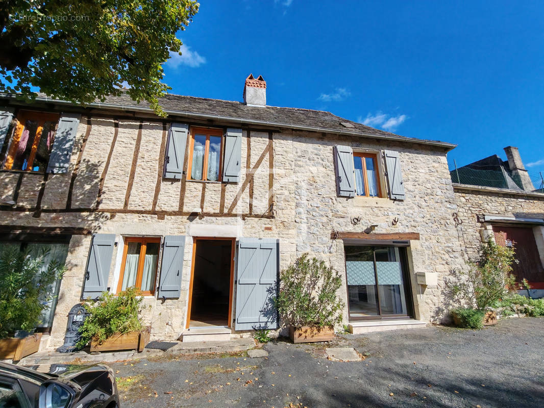 Maison à CONDAT-SUR-VEZERE