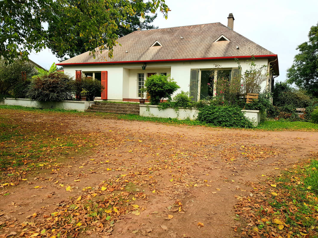 Maison à CHALLUY