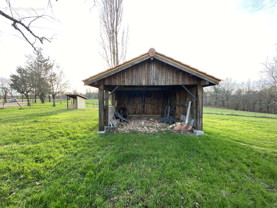 Maison à SAINT-CHRISTOPHE-DE-DOUBLE