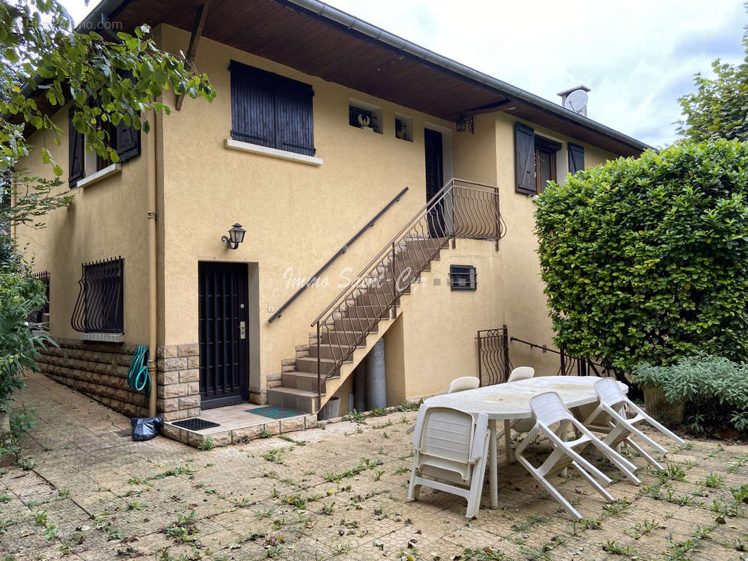 Maison à SAINT-CYR-AU-MONT-D&#039;OR